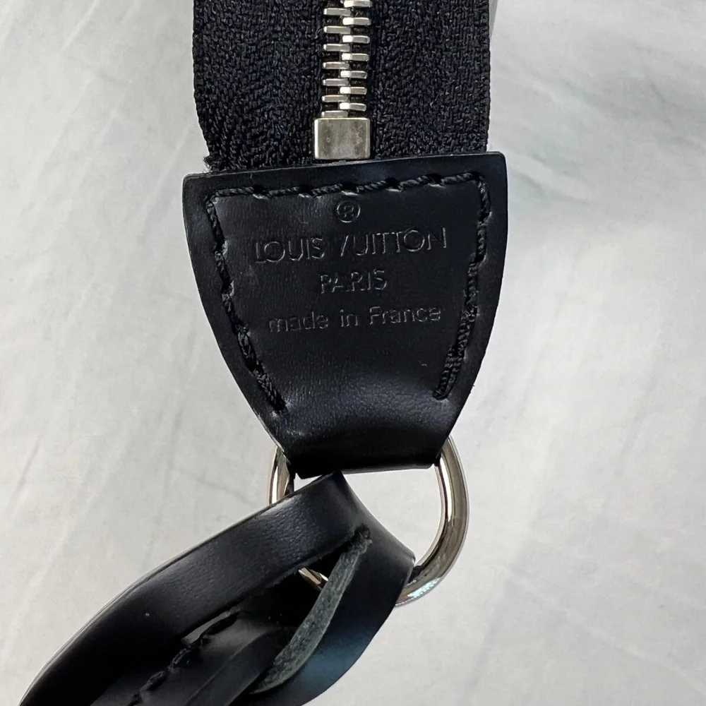 Louis Vuitton Pochette Accessoires Epi Leather - Picture 8 of 16